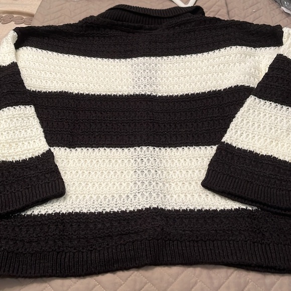ASOS DESIGN Knit Oversized Sweater in Black/White stripe/NWT/S - Picture 9 of 12